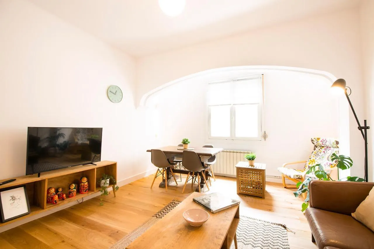 Casa Playa Zurriola-Aviso-Obras En La Fachada Del Patio Hasta Mayo O Junio-No Ha Habido Quejas Por El Ruido-Precio Bajo- House Playa Zurriola-Warning-Works On The Facade Of The Patio Until May Or June-There Have Been No Noise Complaints- Low Price 산세바스티안 아파트