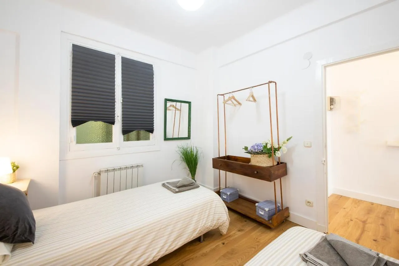 Casa Playa Zurriola-Aviso-Obras En La Fachada Del Patio Hasta Mayo O Junio-No Ha Habido Quejas Por El Ruido-Precio Bajo- House Playa Zurriola-Warning-Works On The Facade Of The Patio Until May Or June-There Have Been No Noise Complaints- Low Price San Sebastian